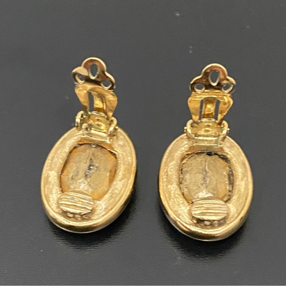 Vintage GIVENCHY New York Goldtone Oval Clear Crystal Rhinestone Clip Earrings - Picture 8 of 16